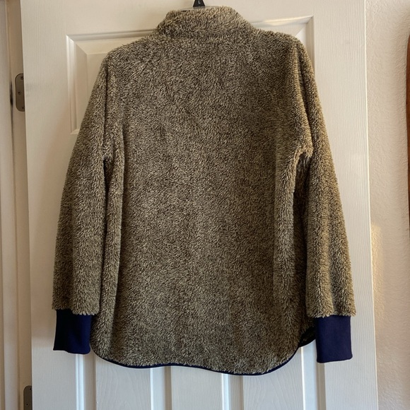 Quilted Fleece - Picture 4 of 5